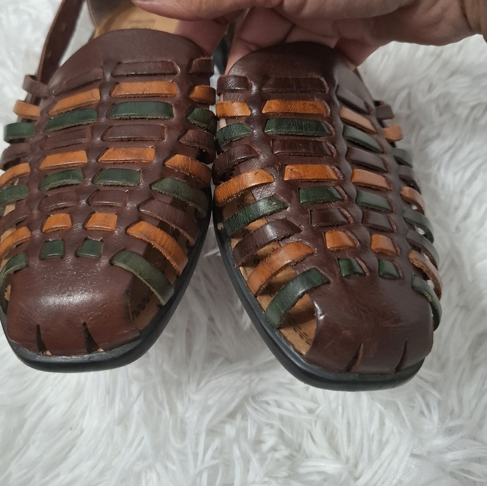 Basic Editions Brown and Green Sandals with Woven Design - Picture 6 of 12